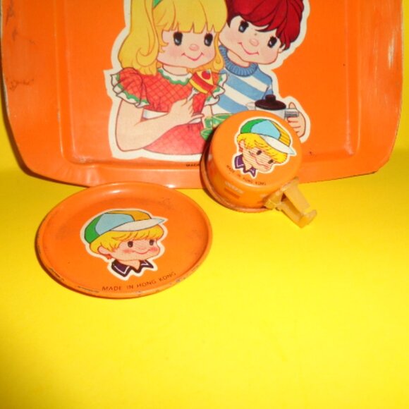 Vintage 1960's Kids Tea Set, 3 pieces, Hong Kong Pressed Tin, Good Condition - Picture 2 of 4
